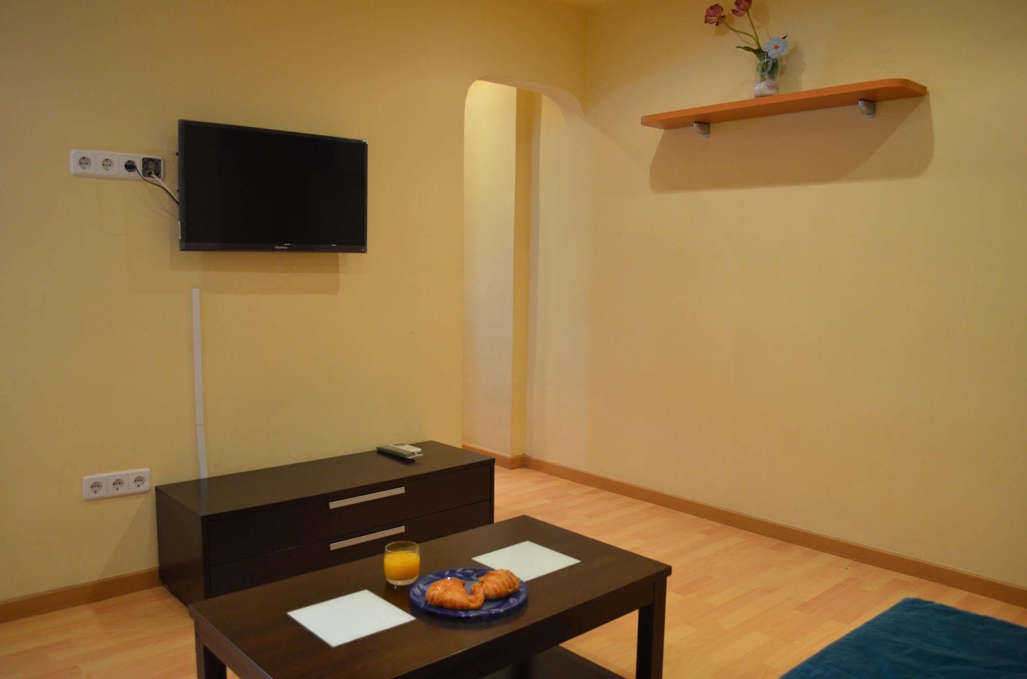 Apartment Bed&Bcn Sant Andreu II Barcelona Buitenkant foto